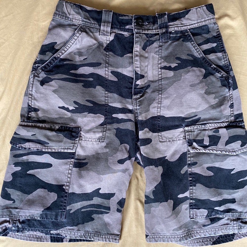 Old navy shorts (mint condition)